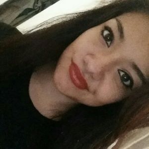 Meet your Posher, Cynthia