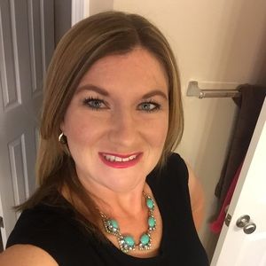 Meet your Posher, Lorraine