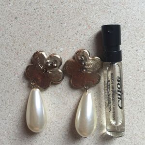 Forever 21 Jewelry - Forever 21 Flower and Teardrop Pearl Earrings Forever 21 Jewelry - Forever 21 Flower and Teardrop Pearl Earrings