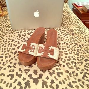 Adorable Tory Burch wedges size 8.5