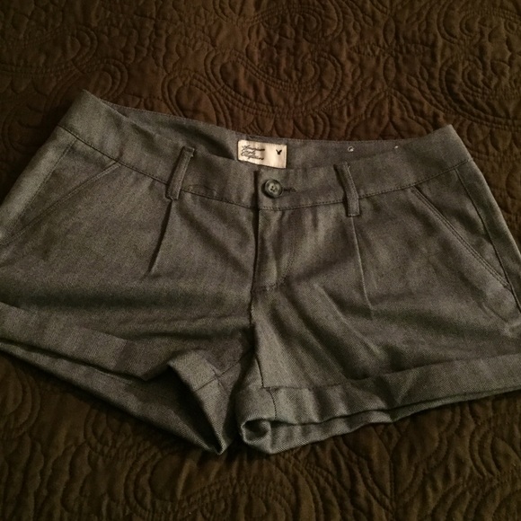 Black/gray shorts