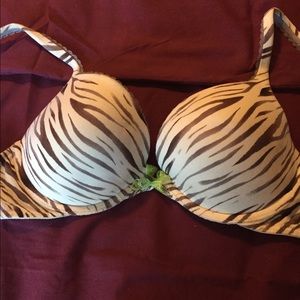 Victoria's Secret Body by Victoria push up bra
