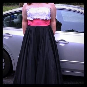 Wow! Prom & Pageant brand dress white/pink/black