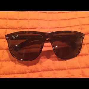 Polarized Ray-Ban Sunglasses - Unusual style!