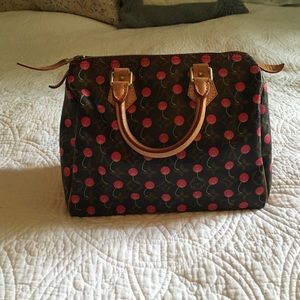 Barely used Louis Vuitton bag