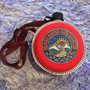 SOLD 🙅🏼 Coleman Marlboro Unlimited Canteen 90's