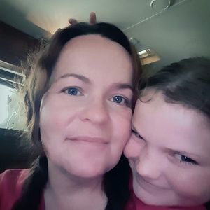 Meet your Posher, Dee