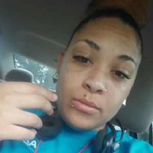 Meet your Posher, Raisa