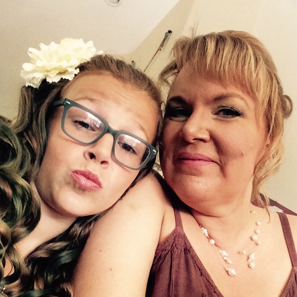 Meet your Posher, Isabel - Picture 1 of 1