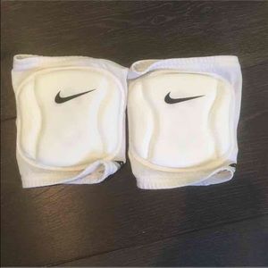 Volleyball knee pads