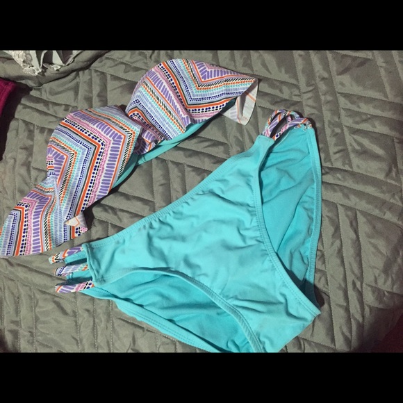 Flounce bikini top size S/bottom size L