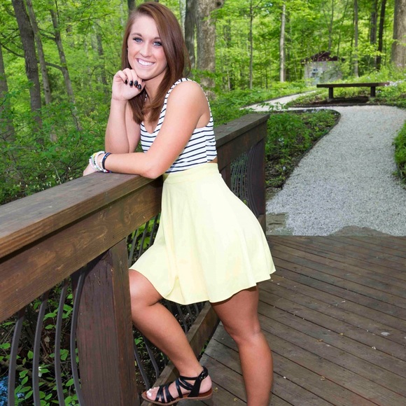 Meet your Poshers, Erika and Logan - Picture 2 of 3