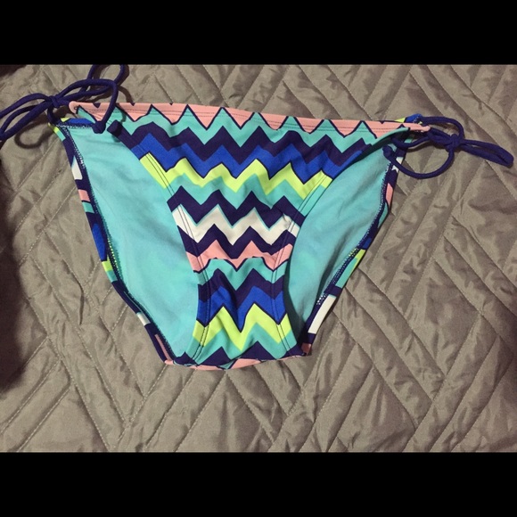 Chevron bikini bottoms size L