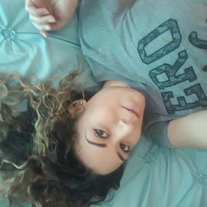 Meet your Posher, Claudia