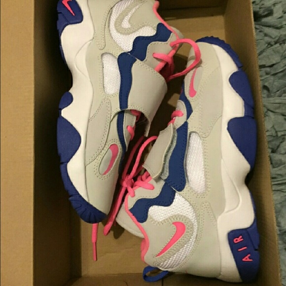Nike Air Diamond Turf Sneakers