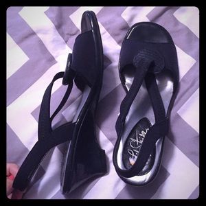 Brand new navy blue Life Stride sandals
