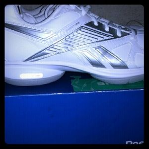 Reebok simply tone tennis shoes