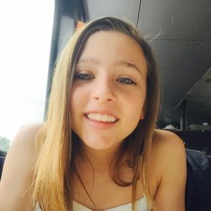 Meet your Posher, Alexia