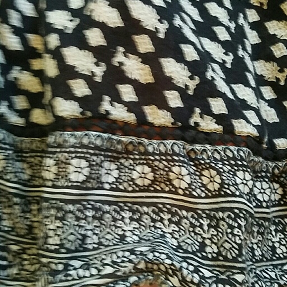 Adorable AE Patterned Tank - Picture 2 of 3