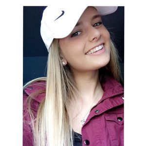 Meet your Posher, Hailey