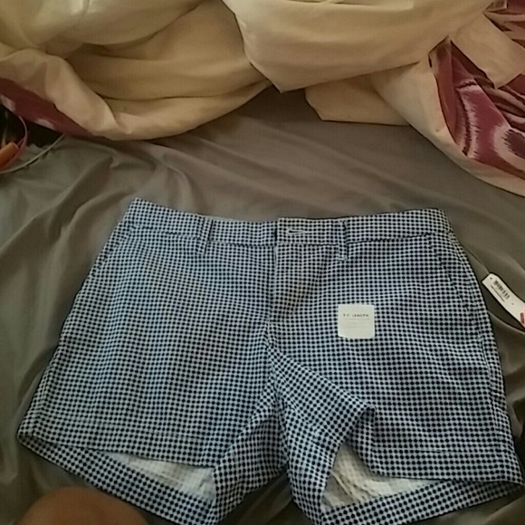 Checkered whiteband blue shorts