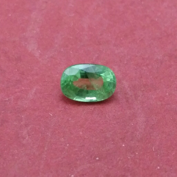 RARE Tsavorite Garnet Oval 1.15 cts - Picture 1 of 3