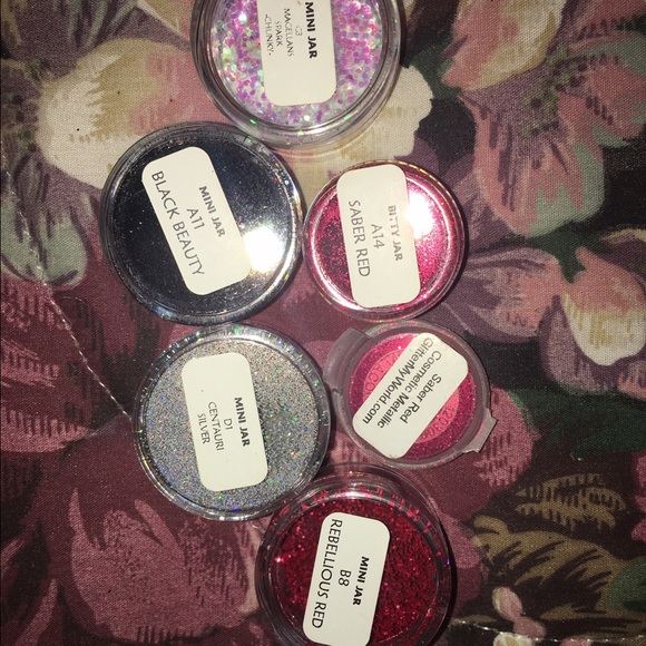 COSMETIC GLITTER
