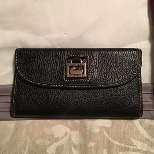 Dooney and Bourke wallet