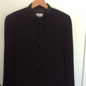 Like new DKNY blazer, sz 6