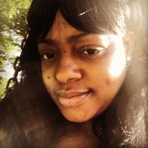 Meet your Posher, Desiree