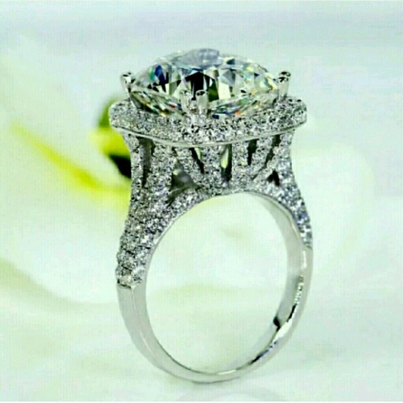 Size 8 One Only 5 Ctw simulated diamond wedding