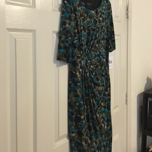 Dress - Picture 3 of 4