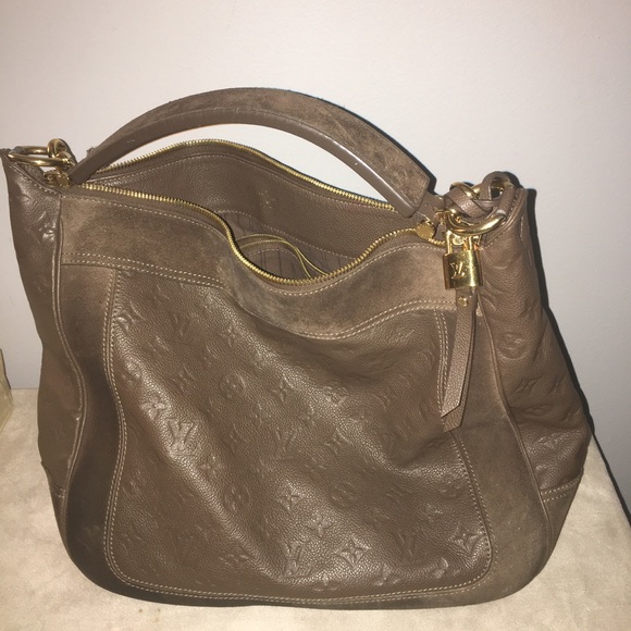 Louis Vuitton Handbags - 100% authentic Louis Vuitton Audaciuse Gm