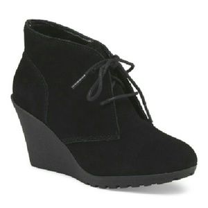 White Mountain Suede Icon Wedge shoe