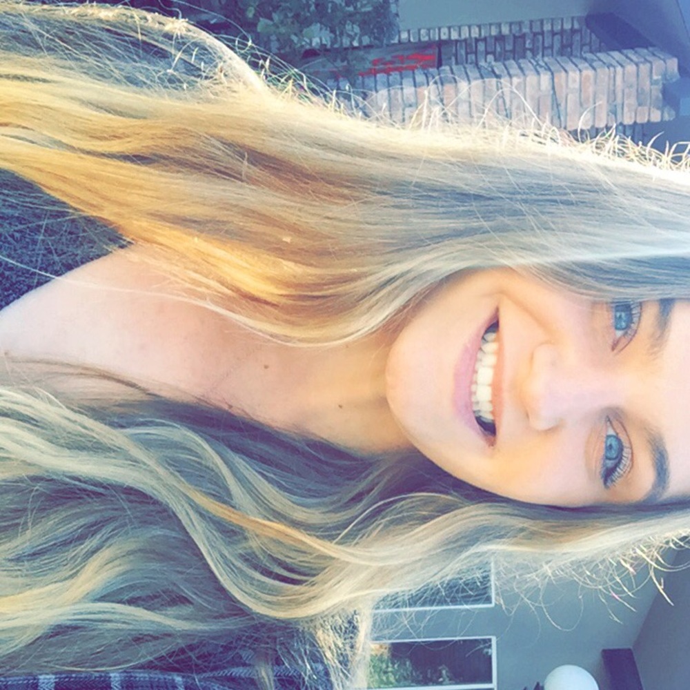 Meet your Posher, Kayla