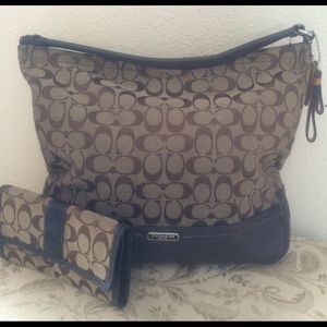 AUTHENTIC COACH purse and matching wallet