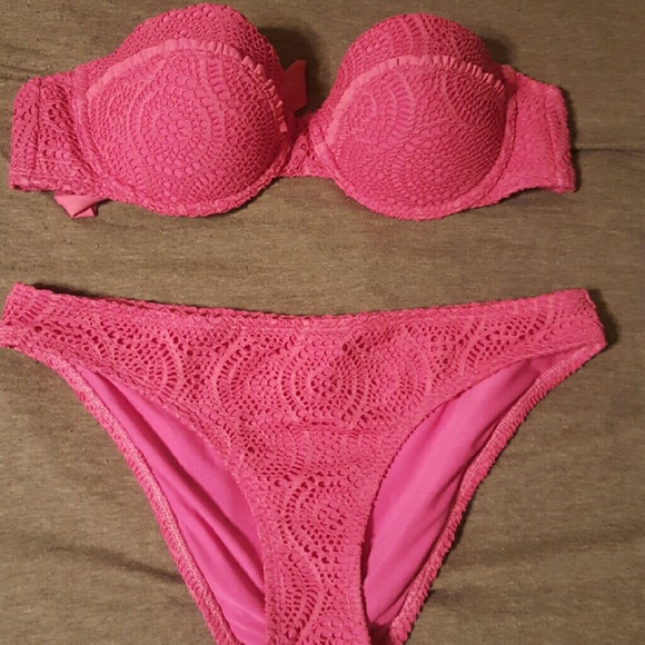 American Eagle aerie swim suit.