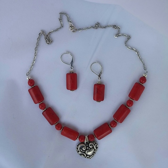 Necklace and earring set