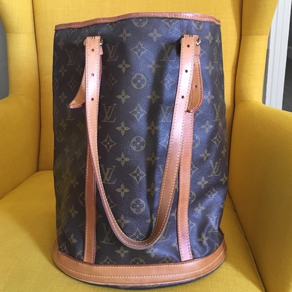 🎈🎈AUTHENTIC LOUIS VUITTON BUCKET GM