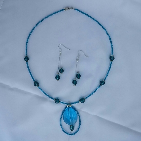 Necklace and earring set