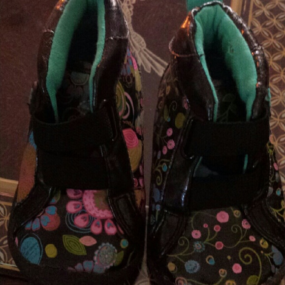 Chooze shoes size 5 toodler