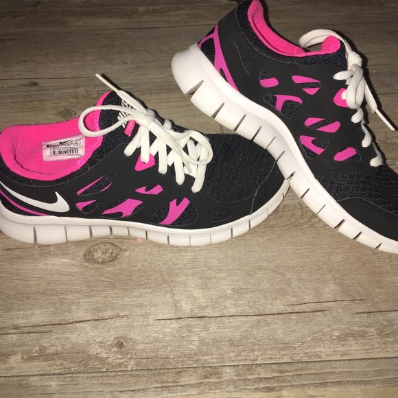 Nike free run 2.0 size 5y pink great condition