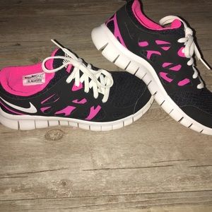 Nike free run 2.0 size 5y pink great condition