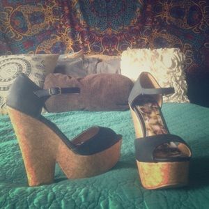 ⚜Black Wedges, size 7⚜