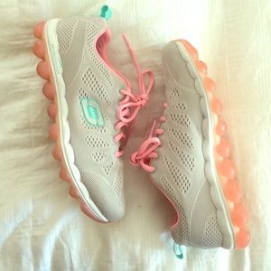 ✨SKETCHER MEMORY FOAM SNEAKERS✨