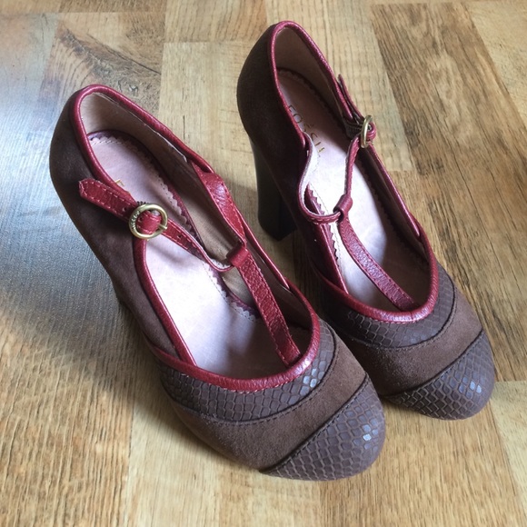Brown & Red T-strap Pumps