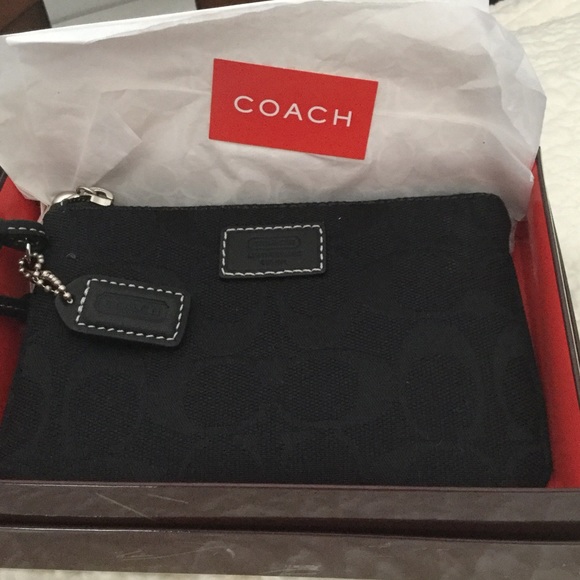 Coach wristlet - Picture 1 of 1