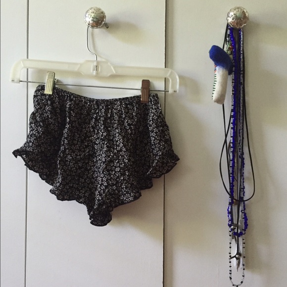 Brandy Melville Vodi Shorts