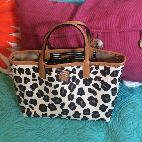 💥💥one week sale!💥💥Mini Tory Burch Kerrington!