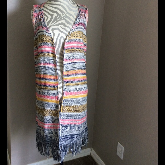 Fringe Hem Long Knit Vest - Picture 2 of 4